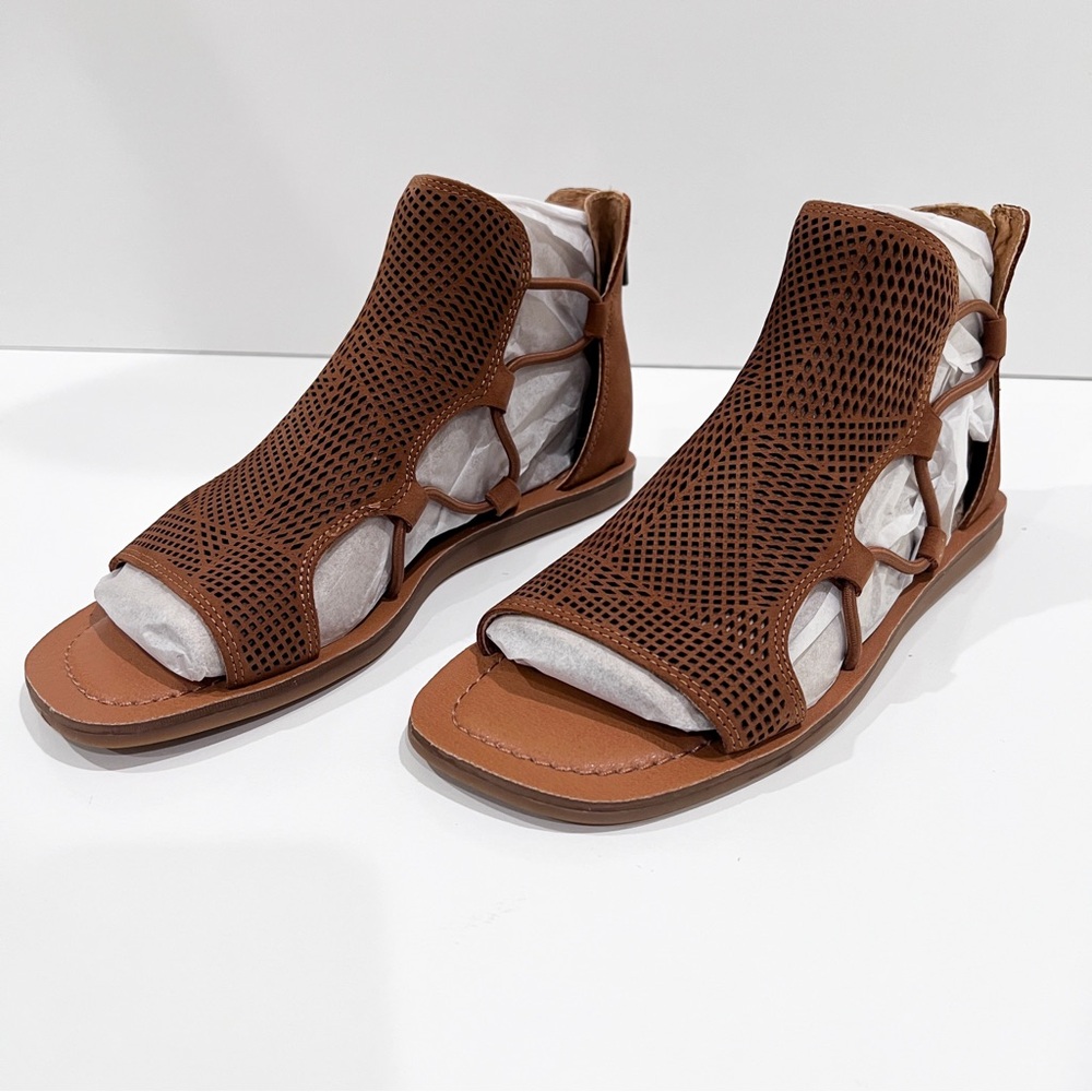 Lucky Brand Bartega Gladiator Flat Sandals Suede Perforated Back Zip Brown 6 NEW - Picture 3 of 13